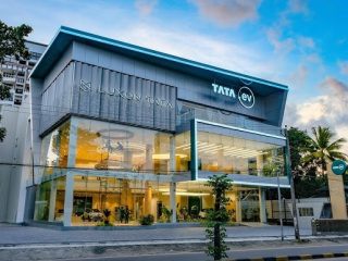 luxon tata – thrippunithura